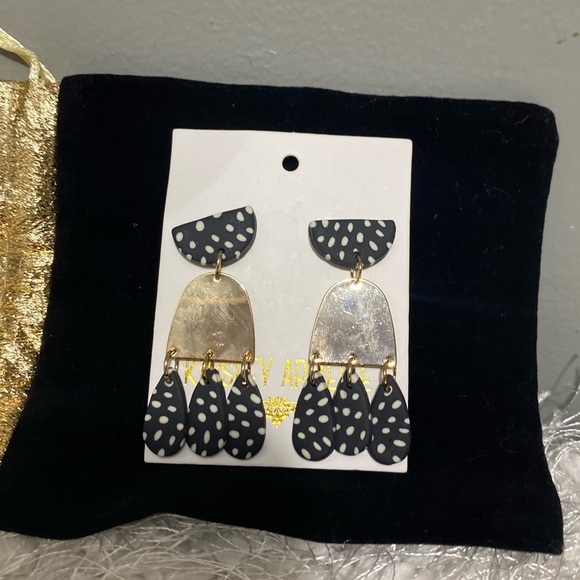 KINSLEY ARMELLE Doris Coll. Earrings, Clay Shapes, Blk/Wht w/Gold & Dust Bag - Picture 5 of 8